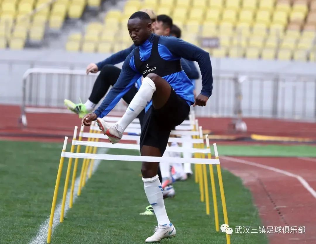 澳门威尼斯人-瓦赫卡诺披甲上阵，连续三场失利仍难得胜利